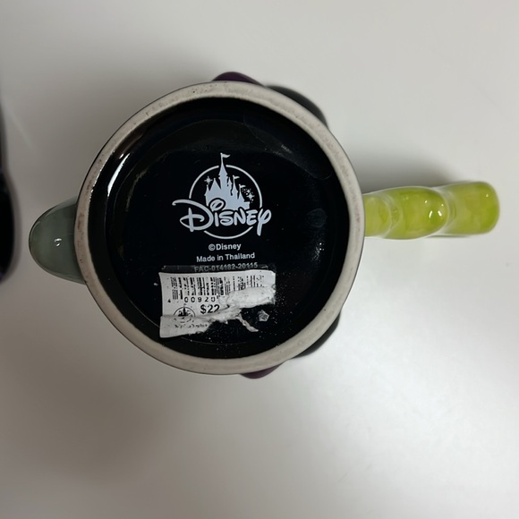 Disney Maleficent lidded mug - Picture 7 of 16